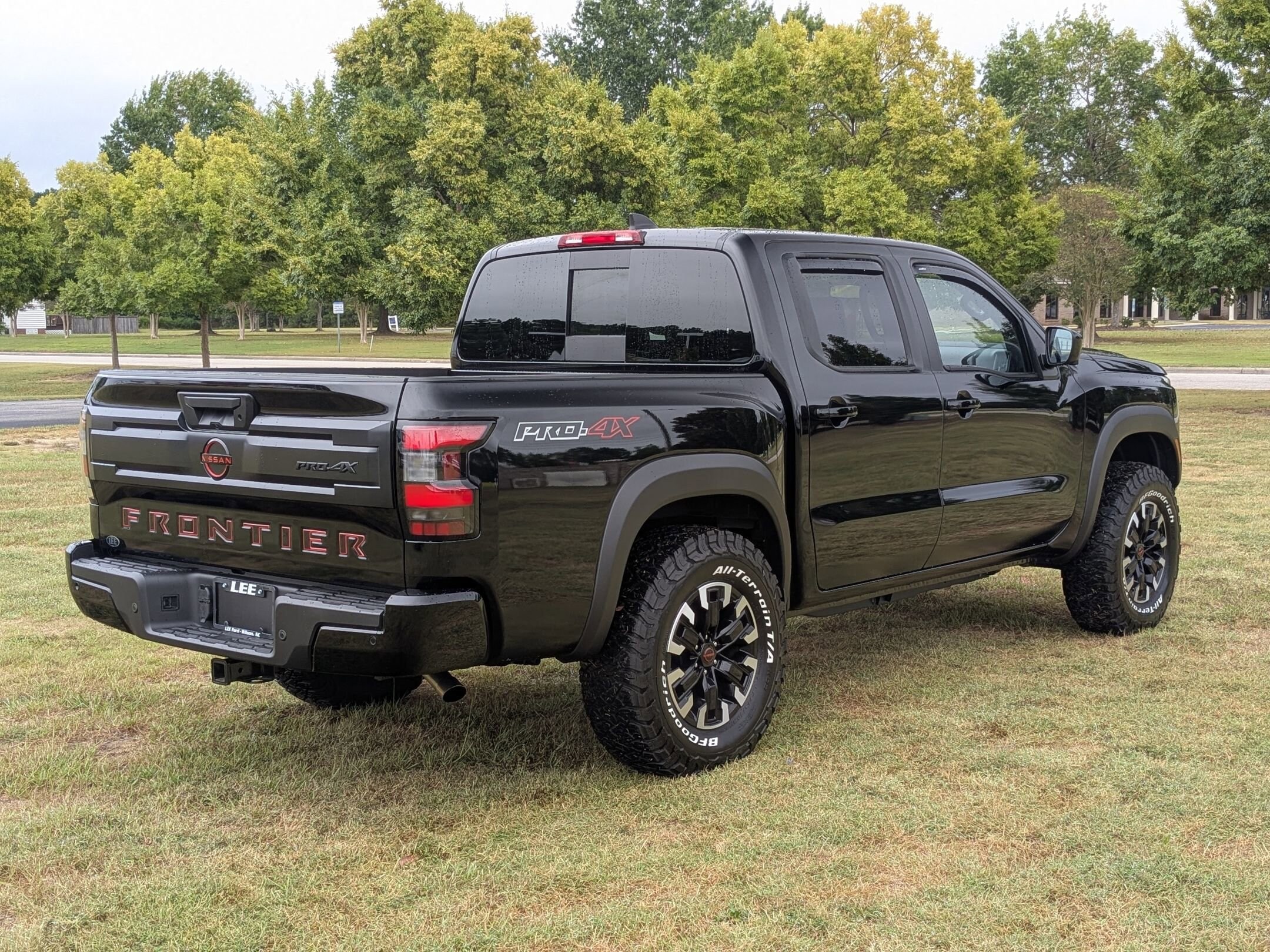 2025 Nissan Frontier PRO-4X photo 3
