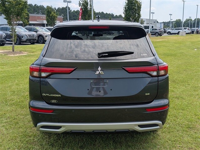 2024 Mitsubishi Outlander SE photo 4