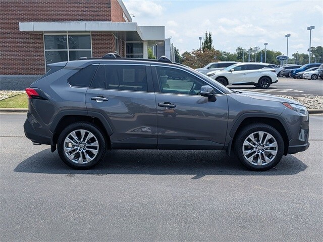 2024 Toyota RAV4 XLE Premium photo 2