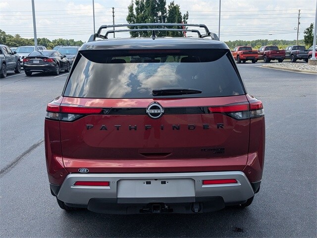 2024 Nissan Pathfinder Platinum photo 4