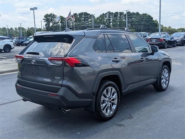 2024 Toyota RAV4 XLE Premium photo 3