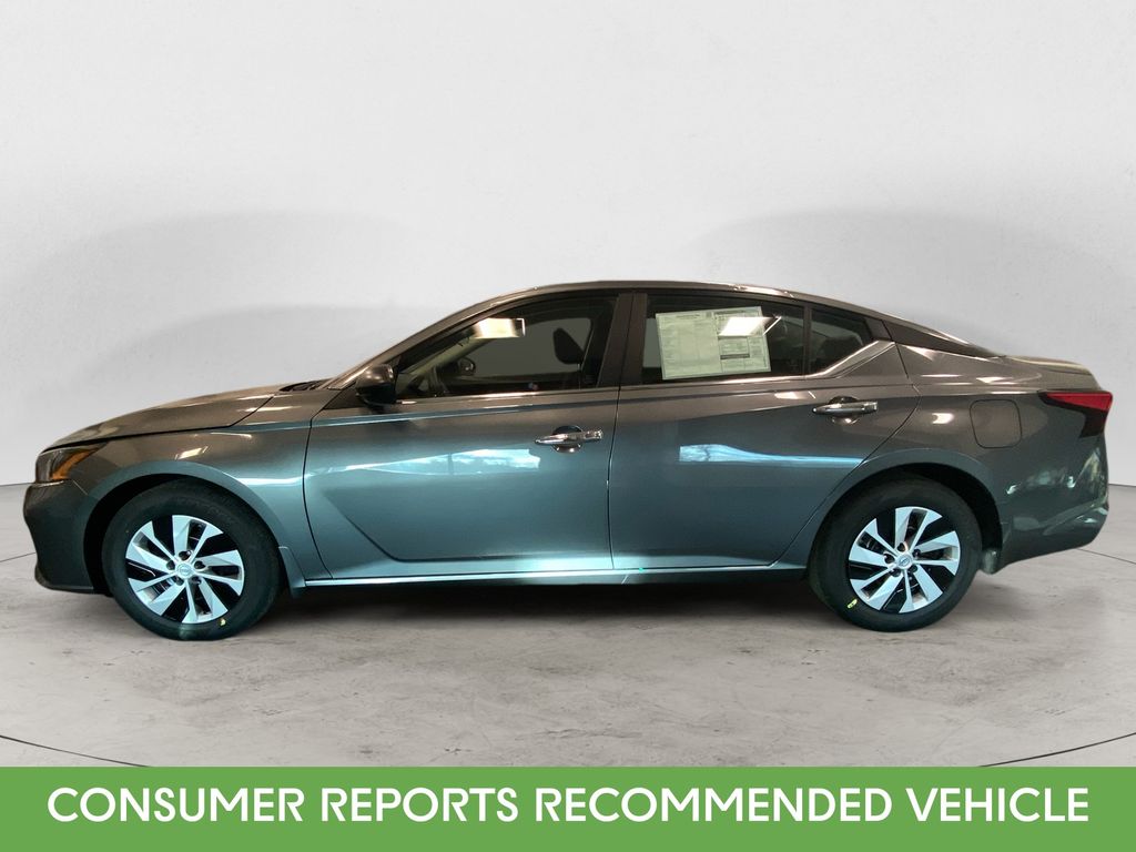 2025 Nissan Altima S photo 2