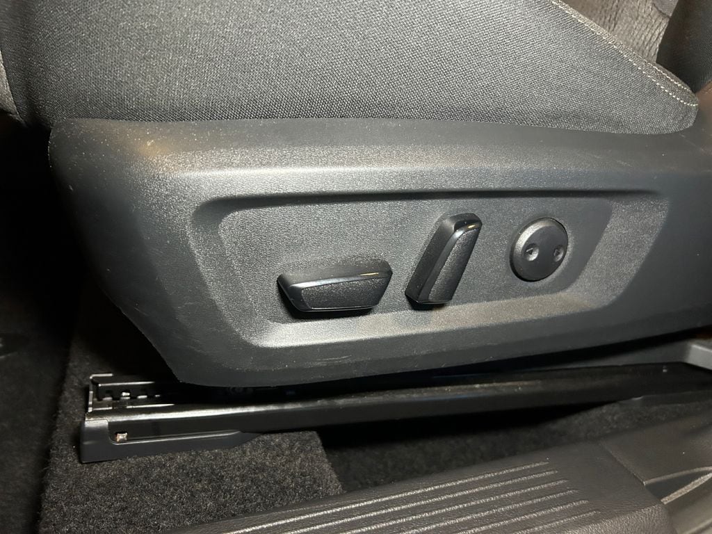 2025 Nissan Rogue SV - Photo 24