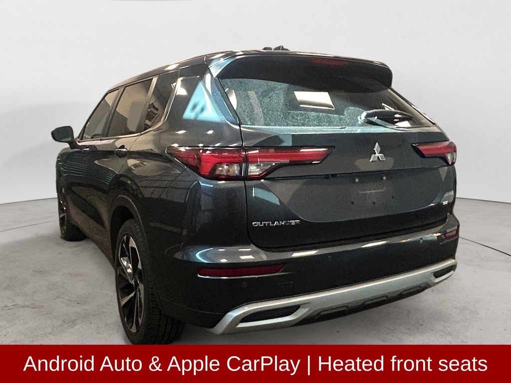2024 Mitsubishi Outlander SE photo 3