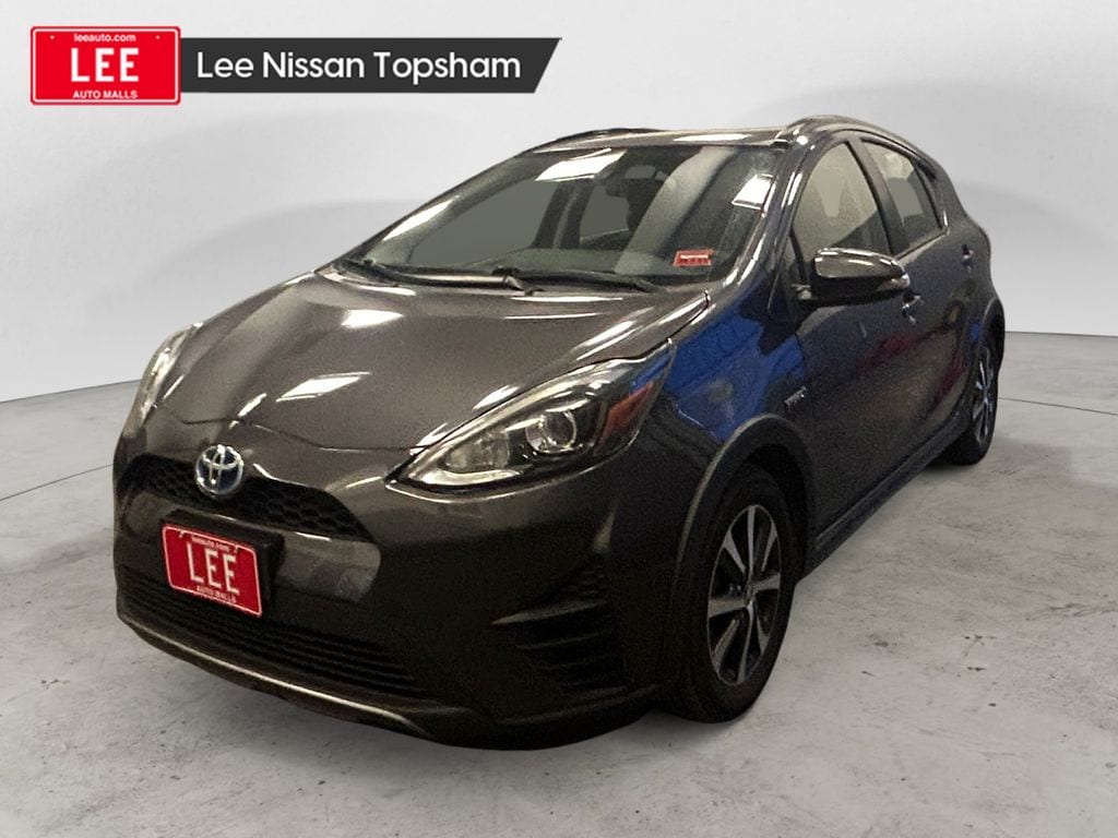 2018 Toyota Prius c Two's photo
