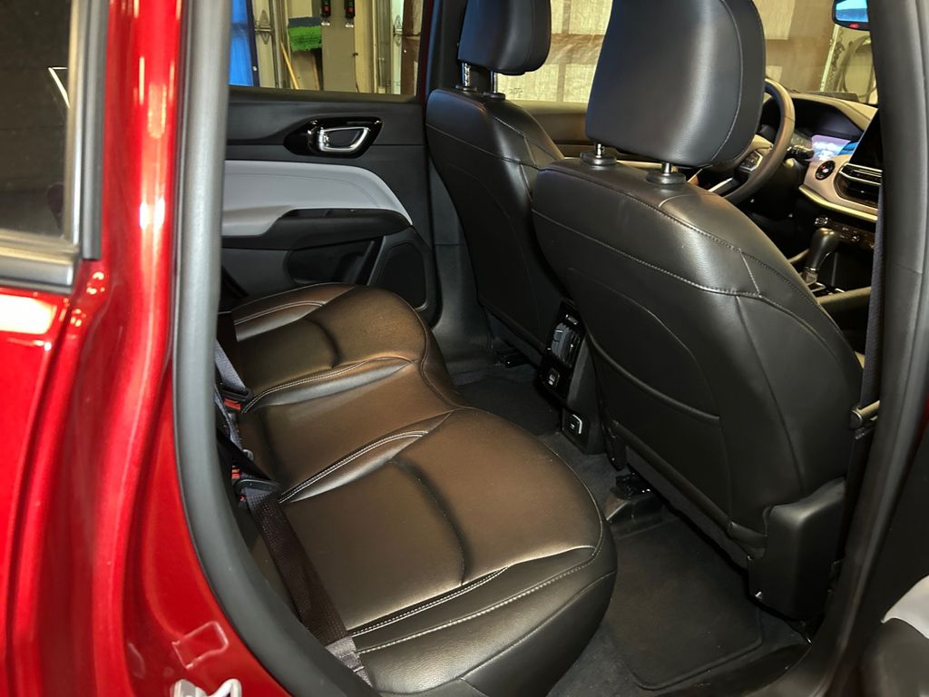 2025 Jeep Compass Limited - Photo 18