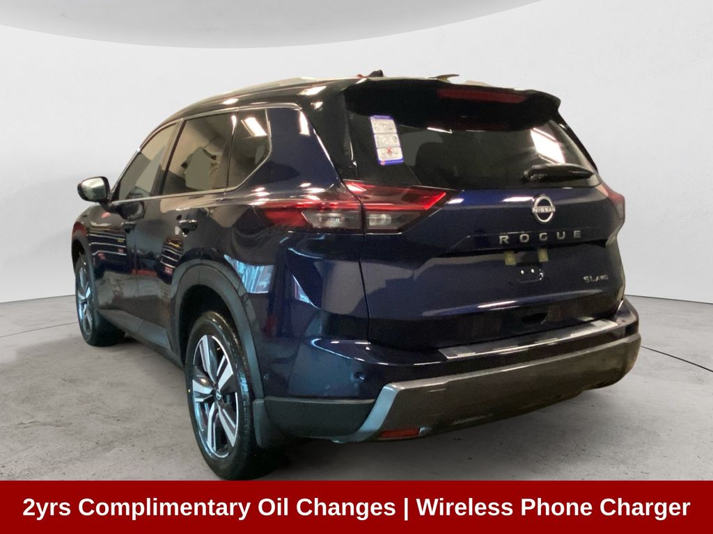 2025 Nissan Rogue SL photo 3