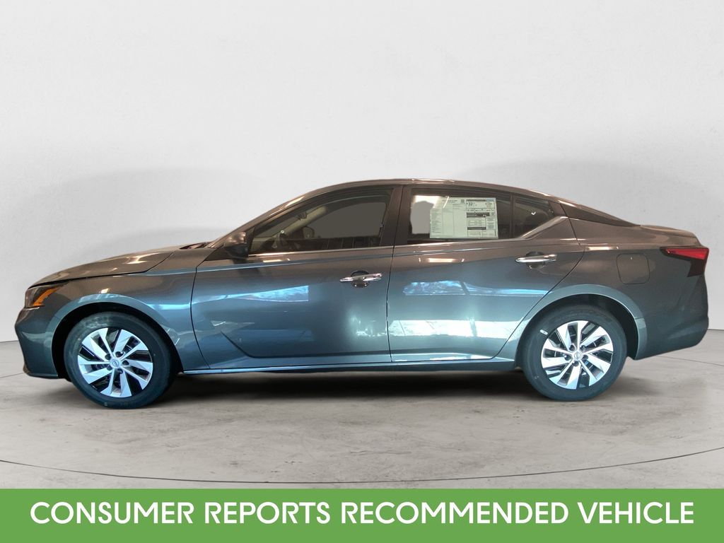 2025 Nissan Altima S photo 2