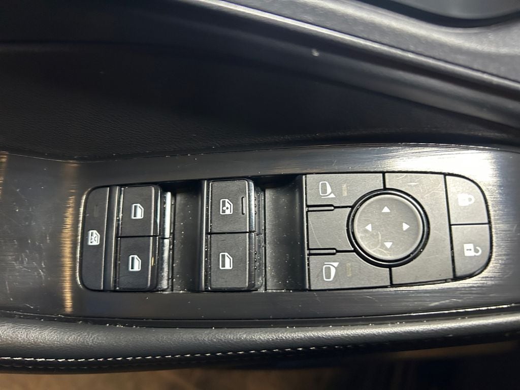 2025 Nissan Rogue SV - Photo 23