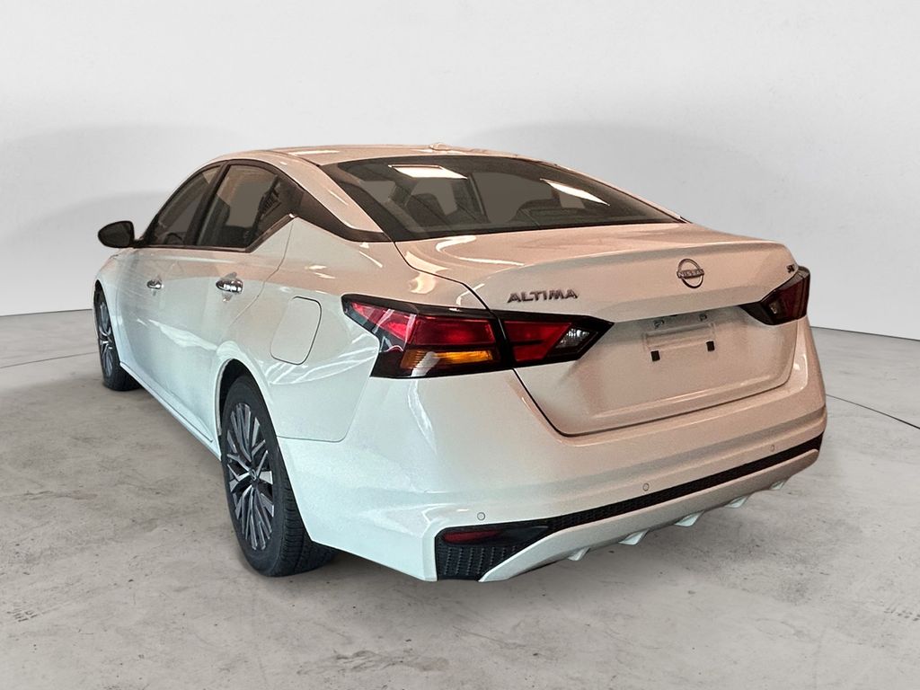 2023 Nissan Altima 2.5 SV photo 3