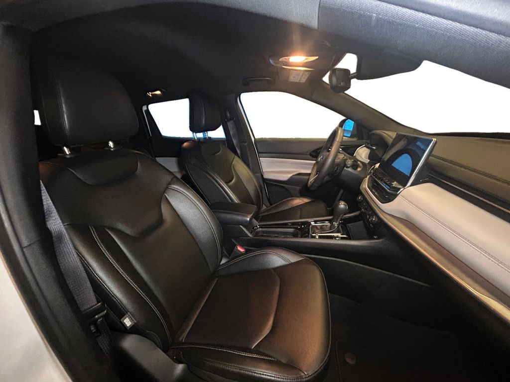 2025 Jeep Compass Limited - Photo 16