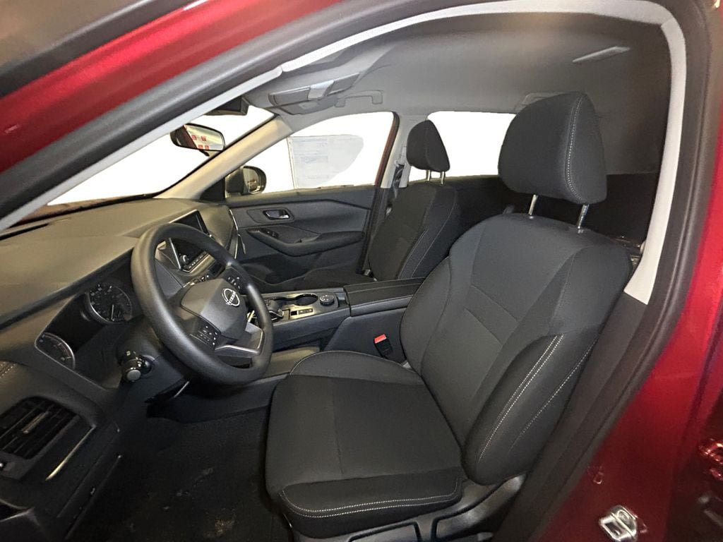 2026 Nissan Rogue S - Photo 9