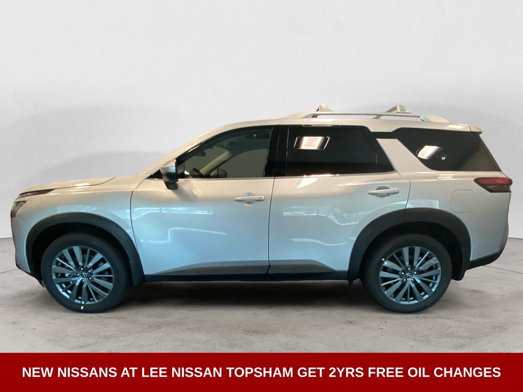 2025 Nissan Pathfinder SL photo 2