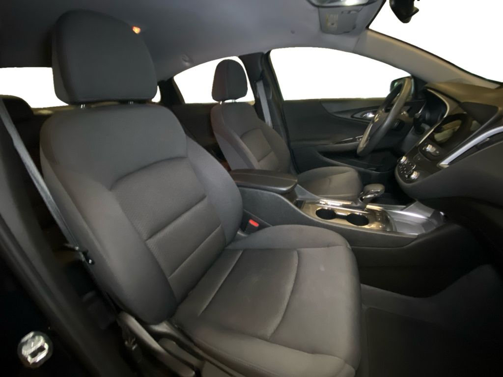 2023 Chevrolet Malibu 1LT photo 5