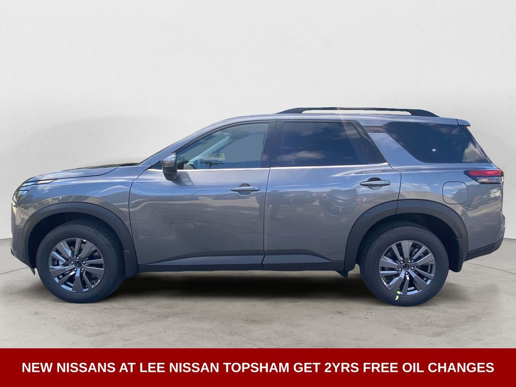 2025 Nissan Pathfinder SV photo 2