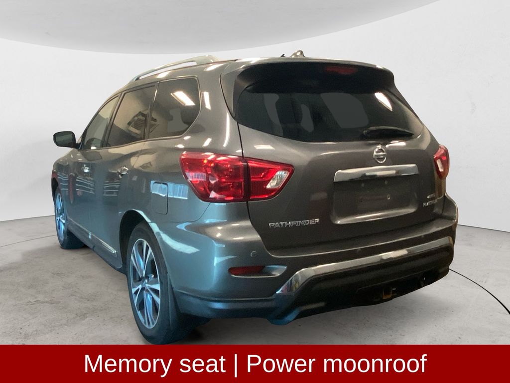 2019 Nissan Pathfinder Platinum photo 3