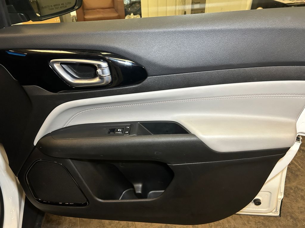 2025 Jeep Compass Limited - Photo 17