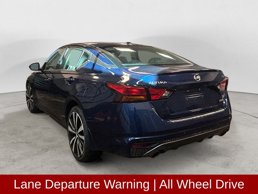 2021 Nissan Altima 2.5 SR photo 3