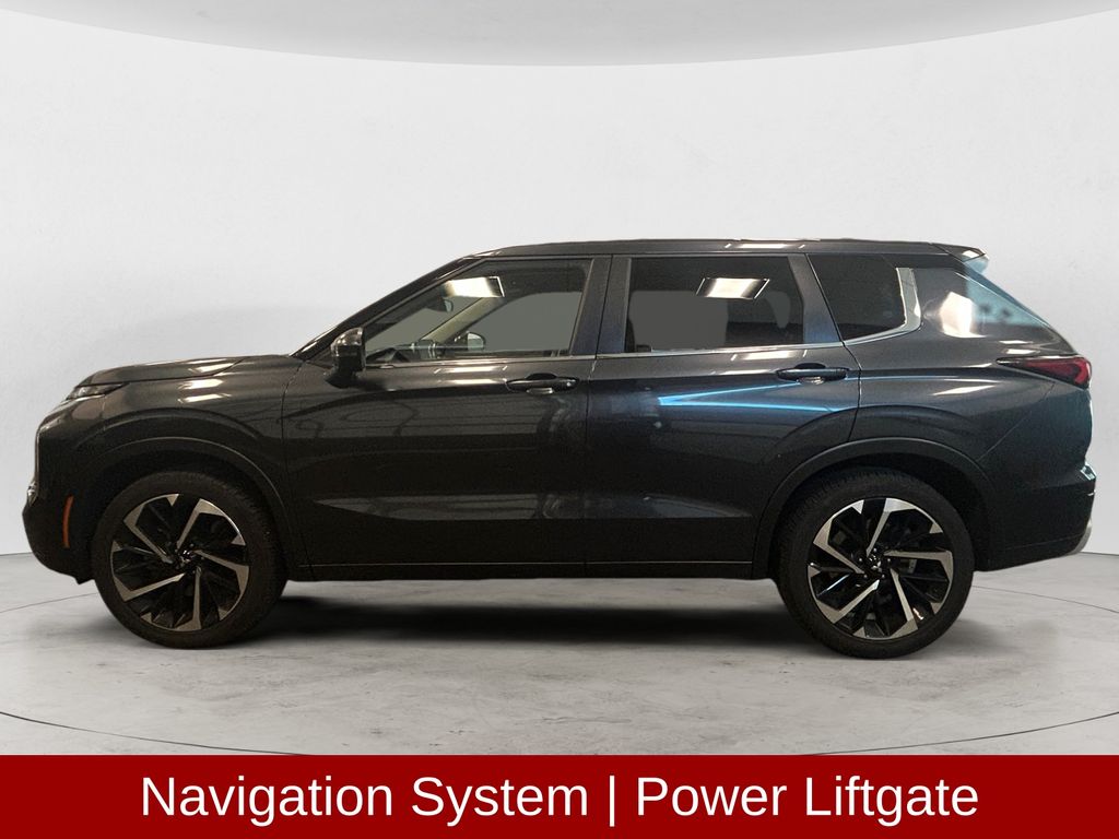 2024 Mitsubishi Outlander SE photo 2