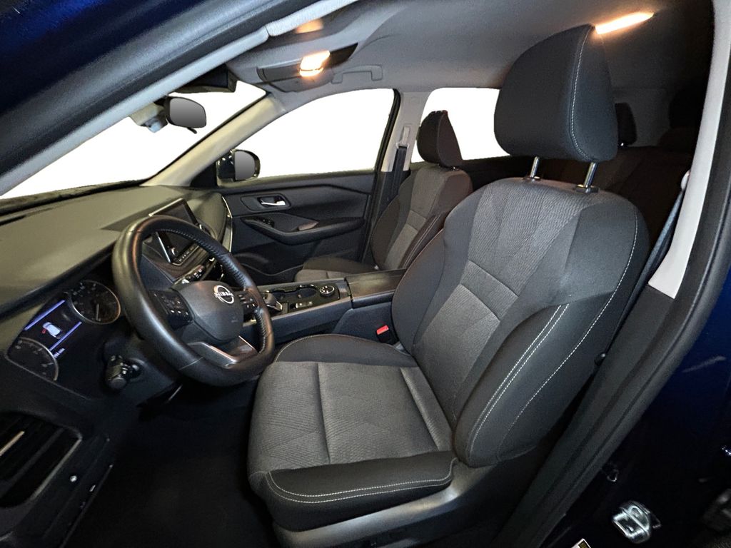 2025 Nissan Rogue SV - Photo 10