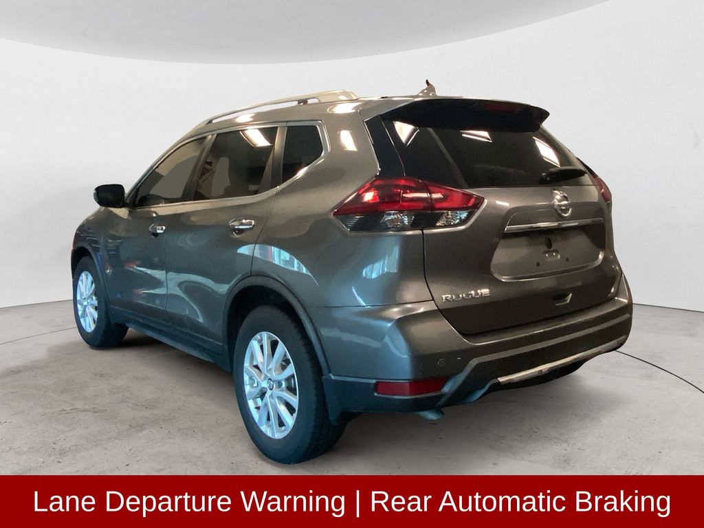 2019 Nissan Rogue SV photo 3