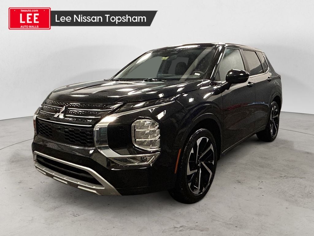 2024 Mitsubishi Outlander SE's photo