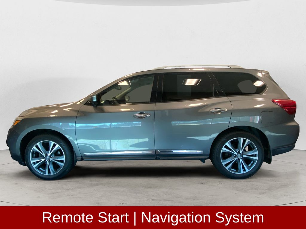 2019 Nissan Pathfinder Platinum photo 2