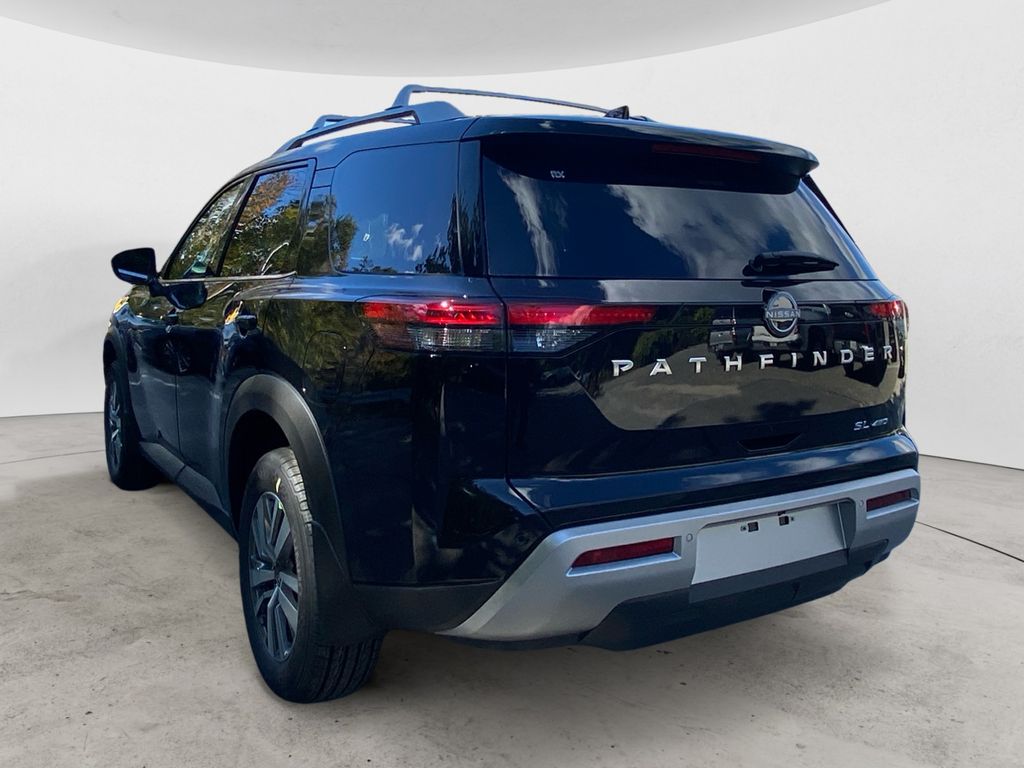 2025 Nissan Pathfinder SL photo 3