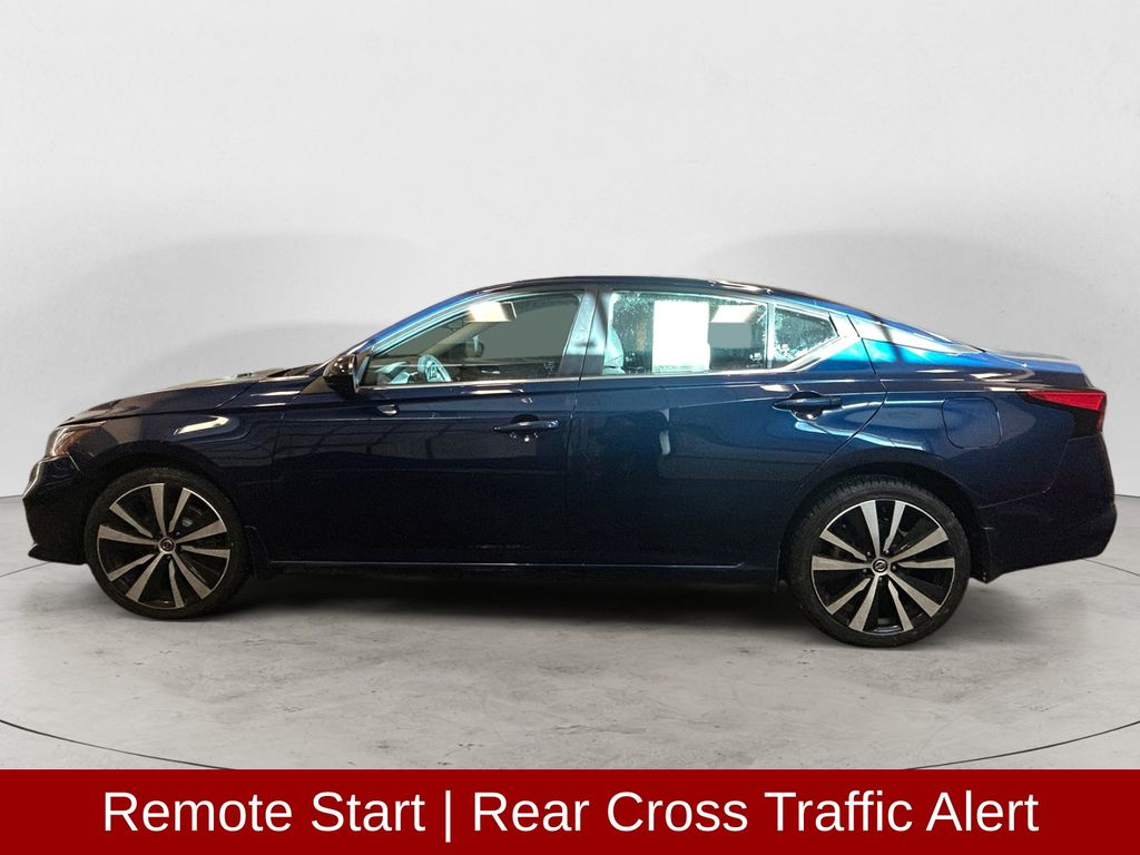 2021 Nissan Altima 2.5 SR photo 2