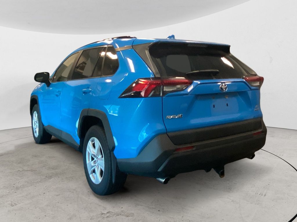 2019 Toyota RAV4 Hybrid LE photo 3