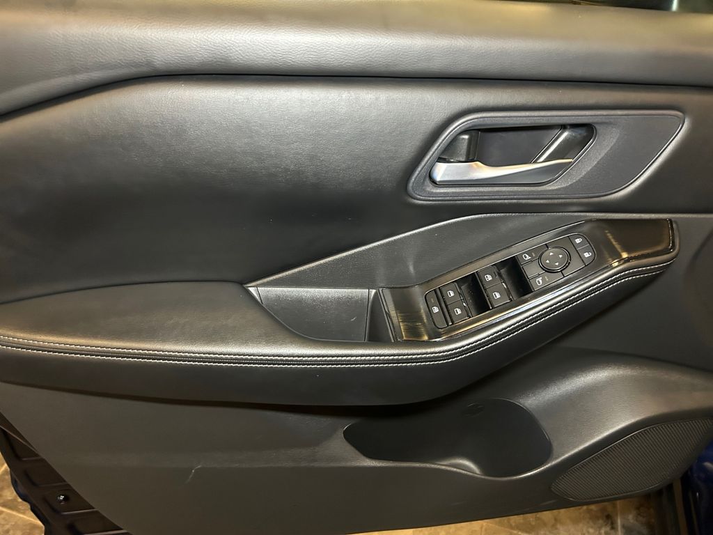 2025 Nissan Rogue SV - Photo 22
