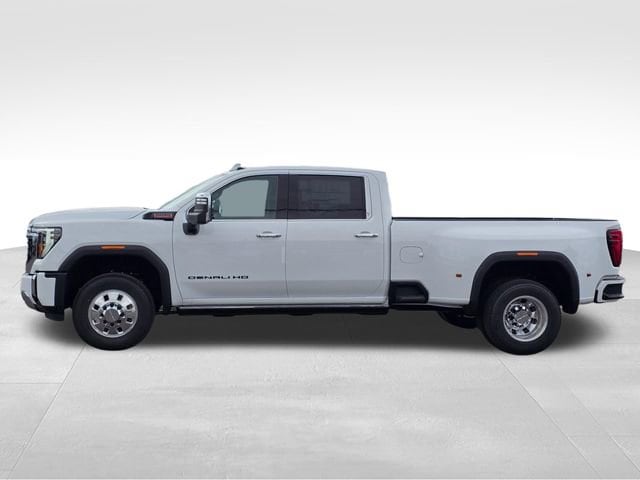 2026 GMC Sierra 3500HD Denali - Photo 2
