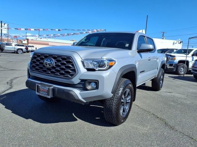 2021 Toyota Tacoma SR's photo