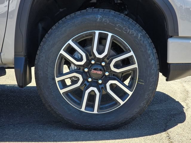 2026 GMC Sierra 1500 AT4 - Photo 9