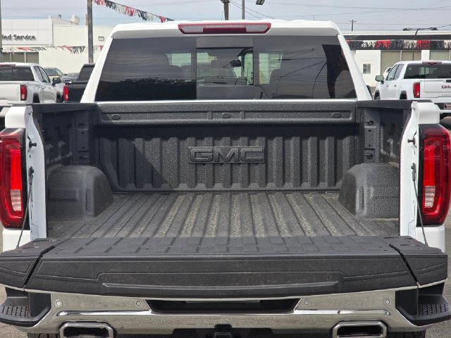 2026 GMC Sierra 1500 SLT - Photo 14