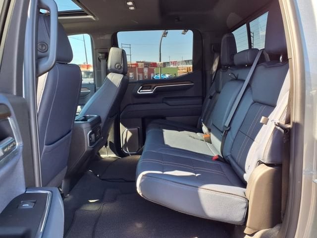 2025 Chevrolet Silverado 1500 High Country - Photo 13