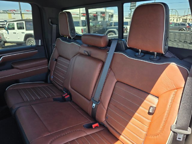 2026 GMC Sierra 3500HD Denali Ultimate - Photo 17