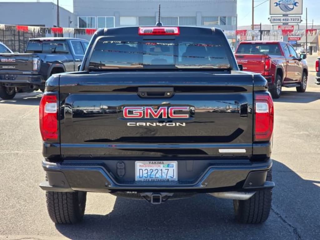Used 2025 GMC Canyon Elevation Truck Crew Cab