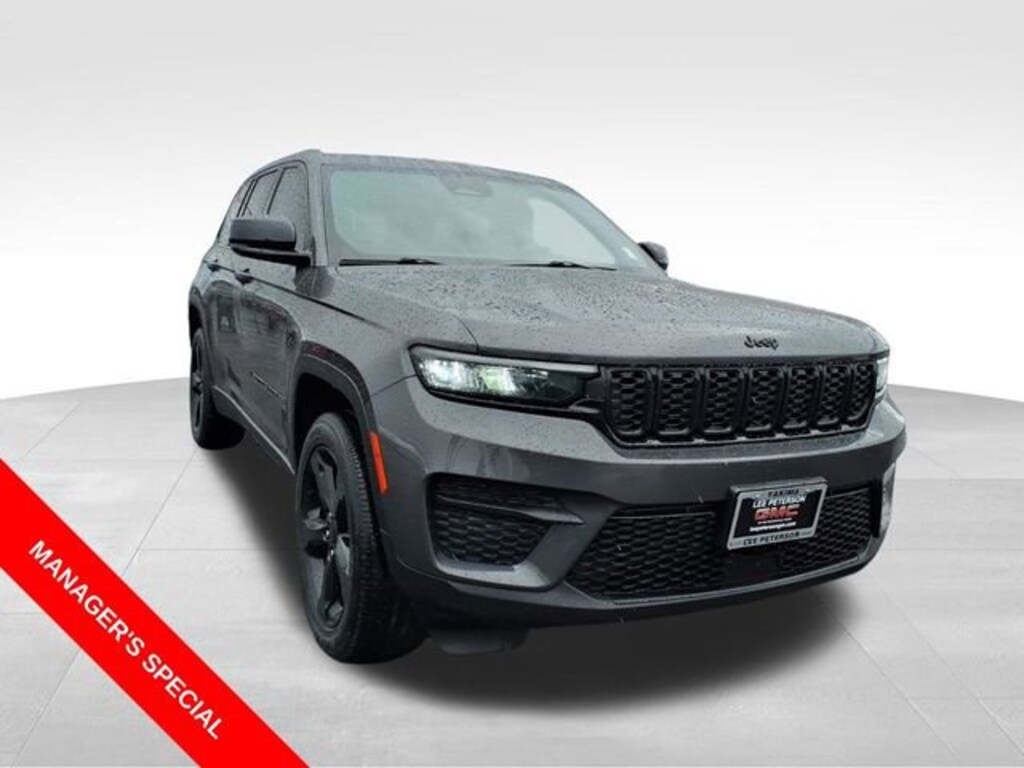 Used 2023 Jeep Grand Cherokee Altitude SUV