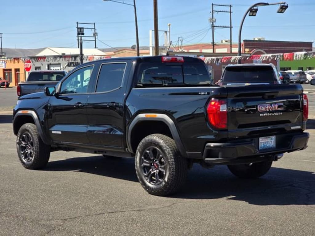 Used 2025 GMC Canyon Elevation Truck Crew Cab