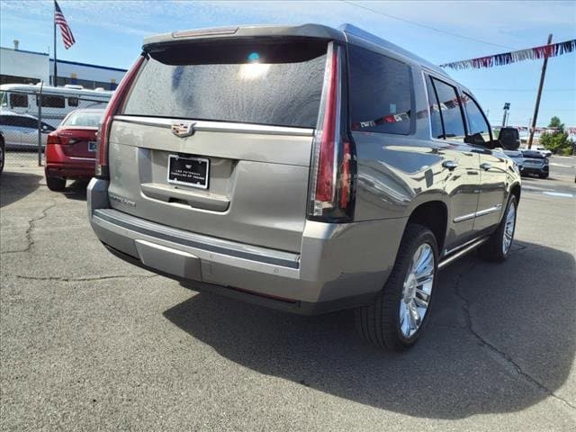 Used 2018 Cadillac Escalade Platinum with VIN 1GYS4DKJ2JR113756 for sale in Yakima, WA