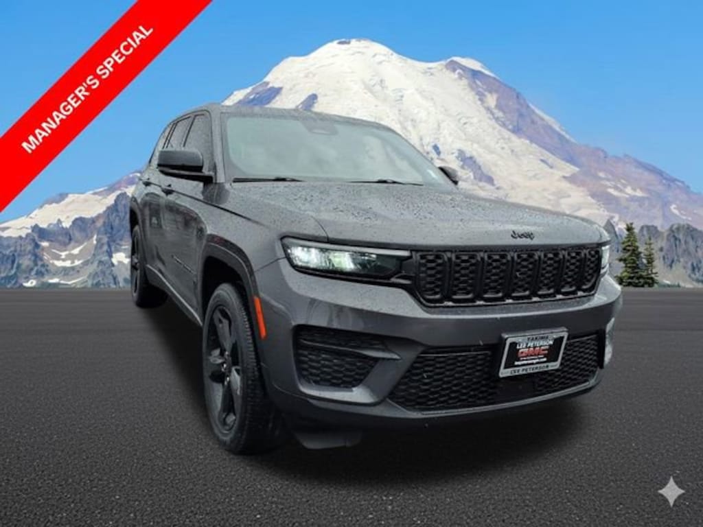 Used 2023 Jeep Grand Cherokee Altitude SUV