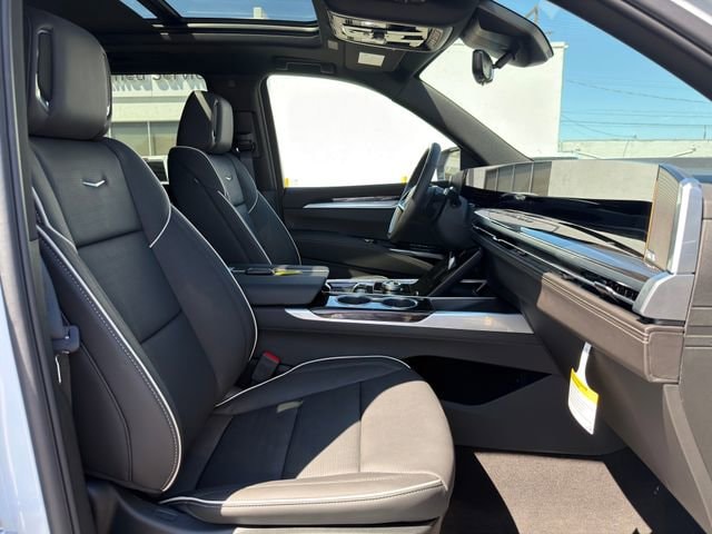 2026 Cadillac Escalade Luxury - Photo 10