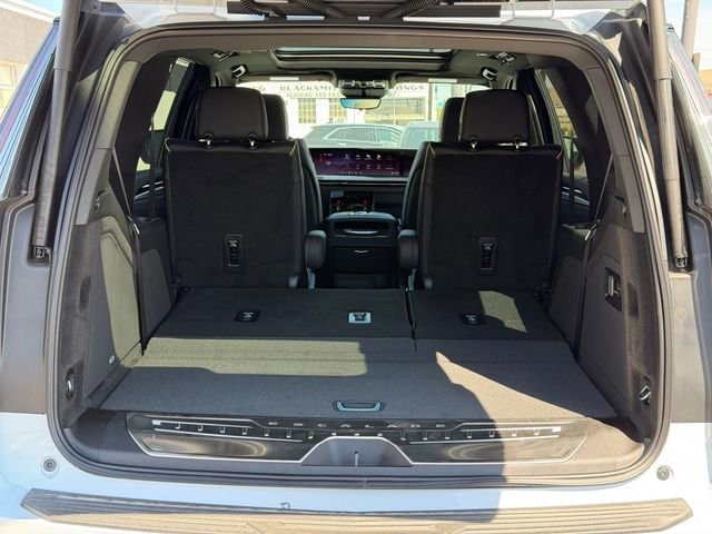 2026 Cadillac Escalade Luxury - Photo 14