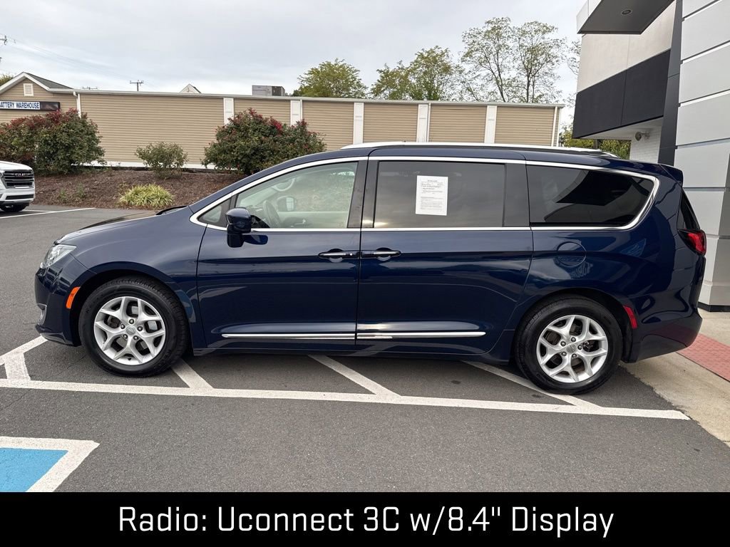2017 Chrysler Pacifica Touring Plus photo 4