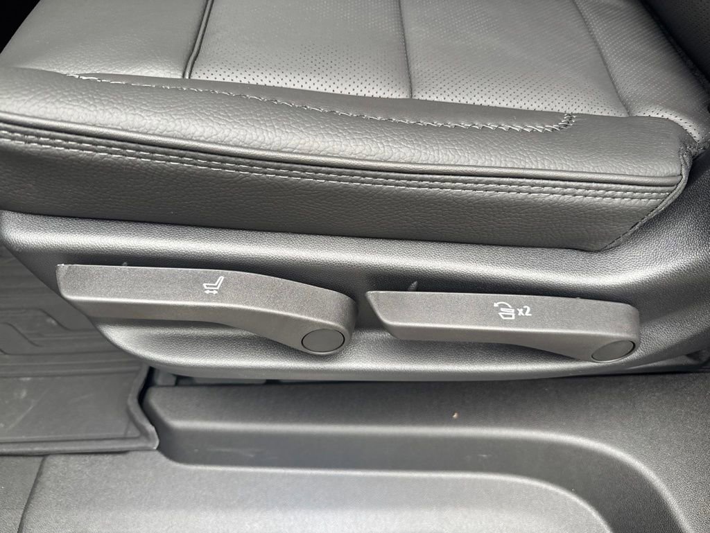 2026 GMC Yukon XL Denali - Photo 60