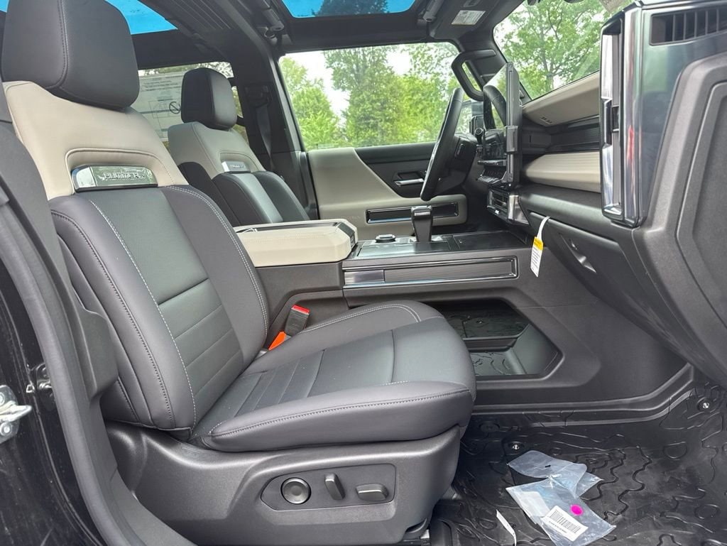 2026 GMC HUMMER EV 2X - Photo 14