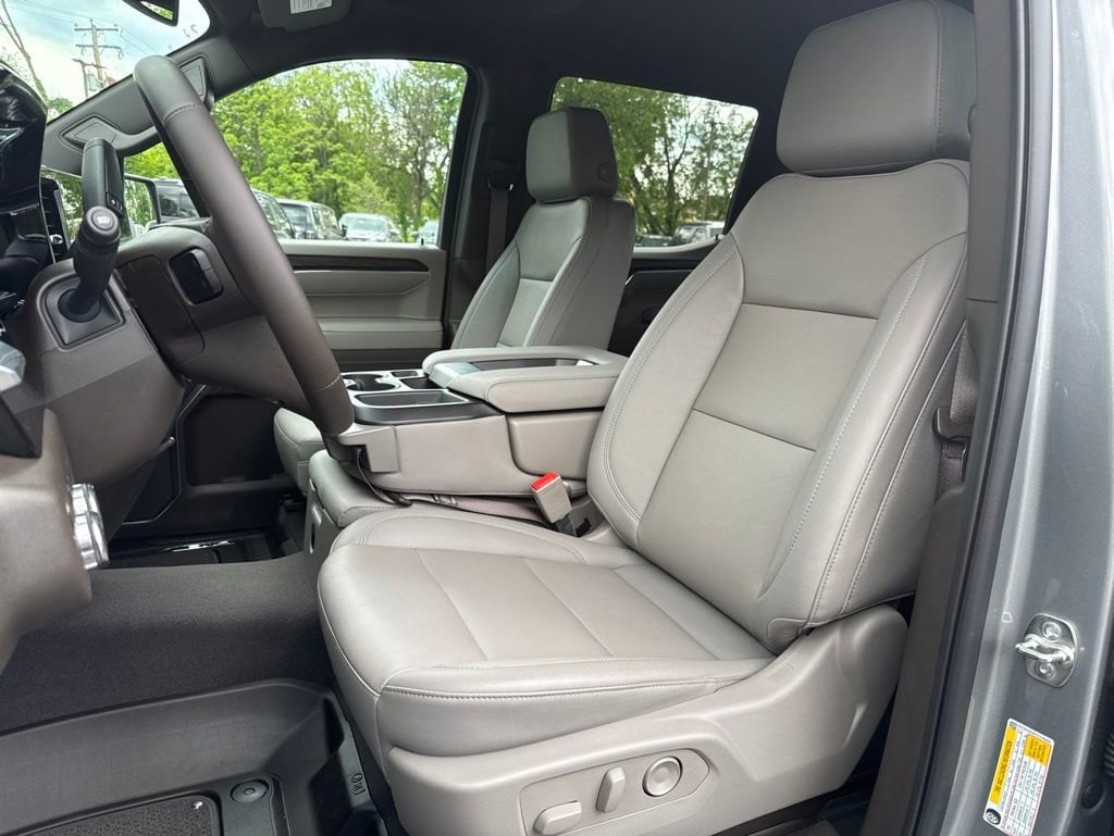 2026 GMC Sierra 1500 SLT - Photo 10
