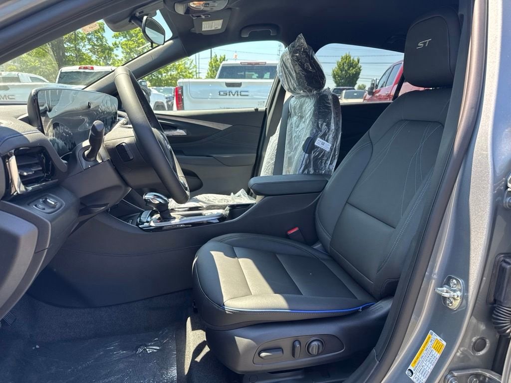 2026 Buick Envista Sport Touring's photo