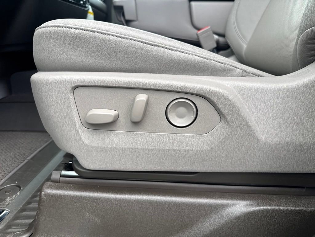 2026 GMC Sierra 1500 SLT - Photo 23